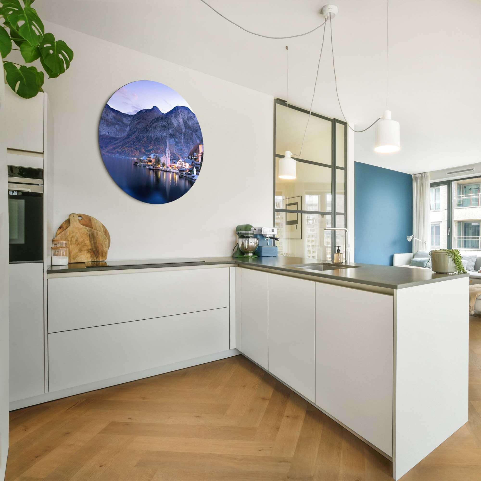 Twilight Reflections – Muurcirkel aan de muur in moderne keuken, brengt rust en verfijning in huis.