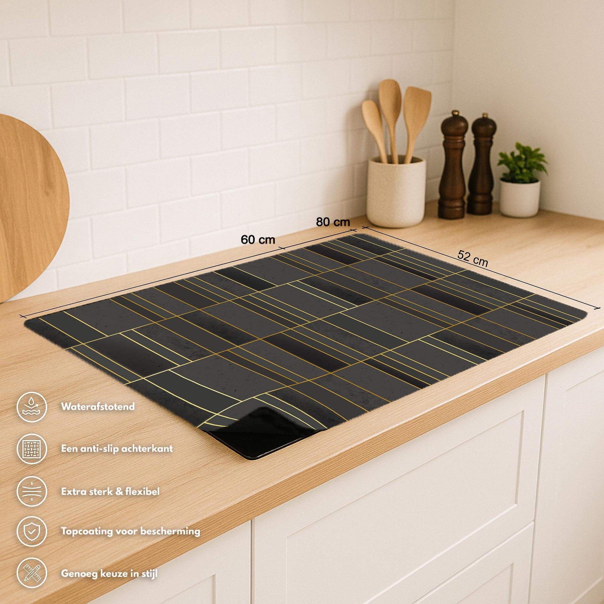Midnight Grid inductie beschermer met afmetingen en eigenschappen in keuken setting