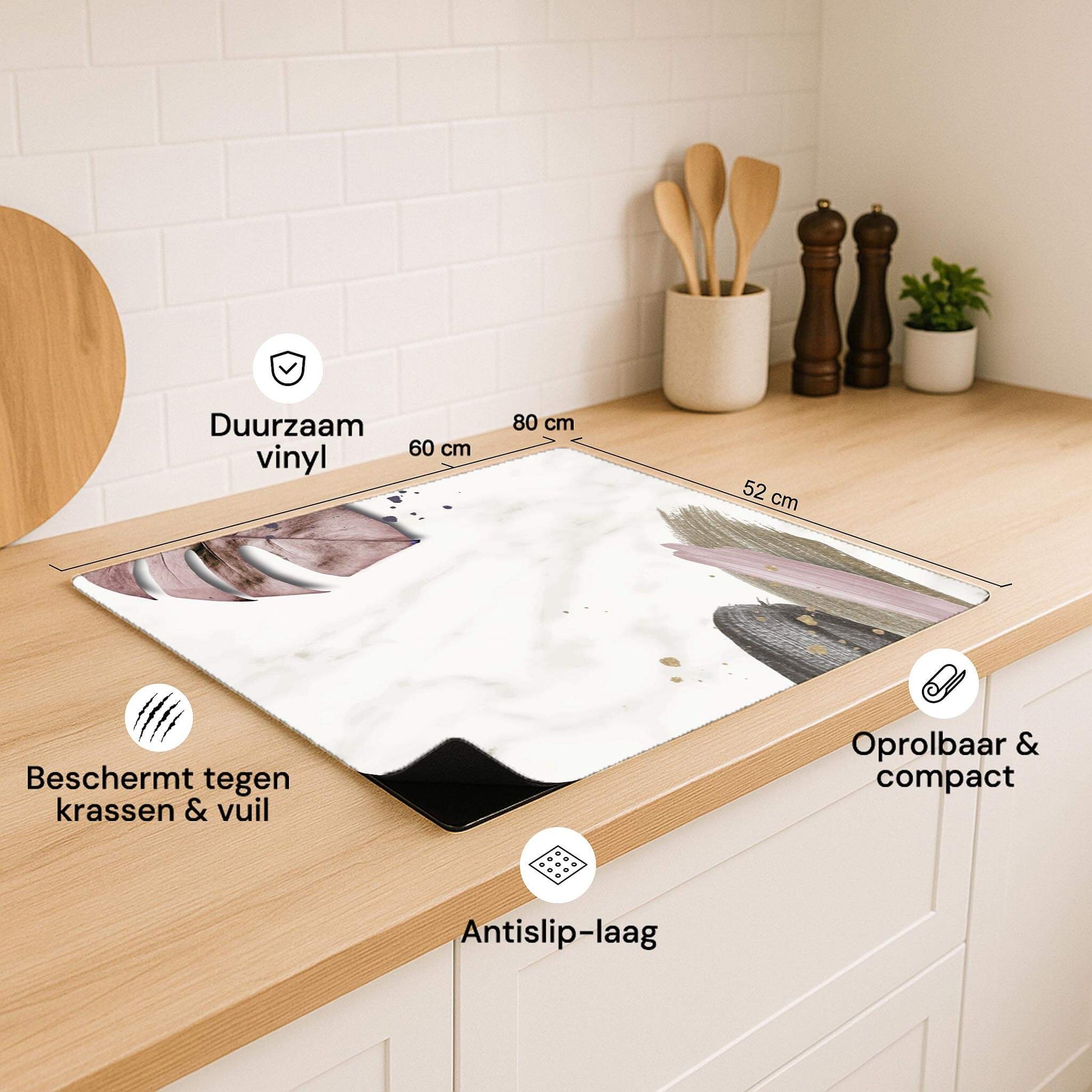 Inductie beschermer Soft Blush met afmetingen, duurzaam vinyl, antislip-laag en oprolbaar design