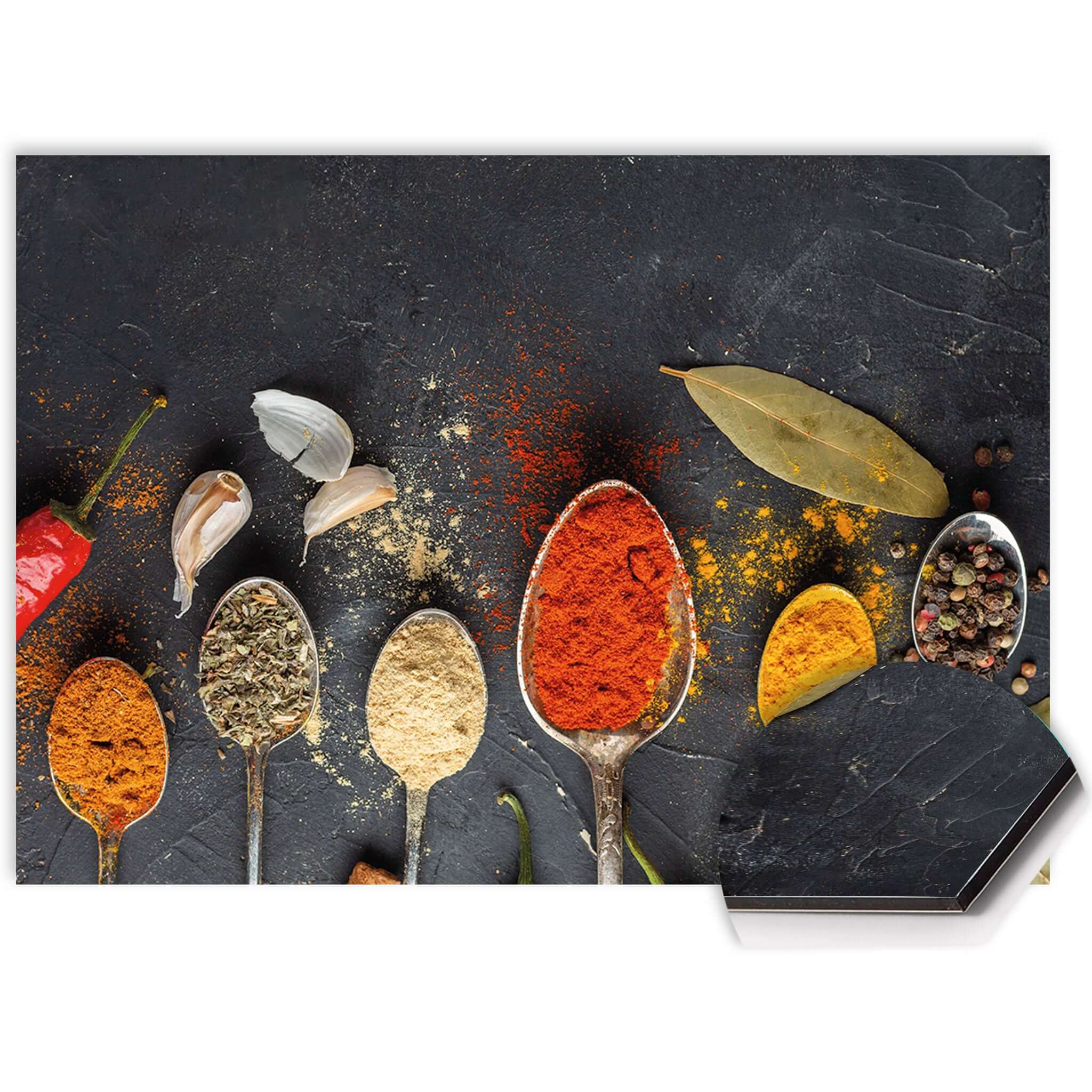 Close-up van Spice Essence spatscherm met kleurrijke kruiden en specerijen