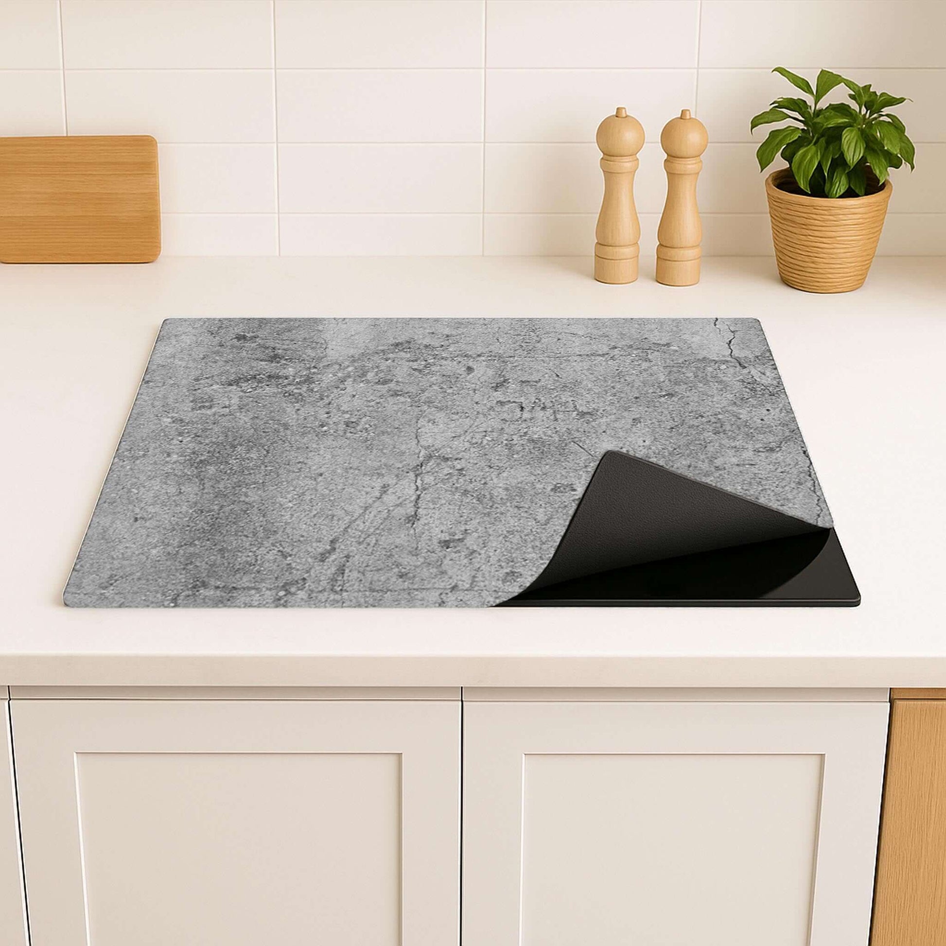 Urban Stone inductiebeschermer als stijlvolle toevoeging aan een minimalistische keuken